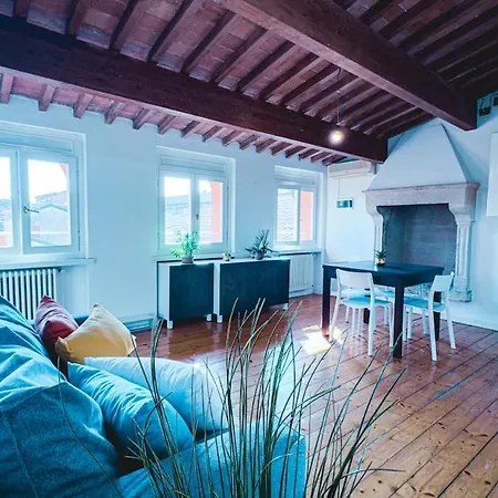 At Piazza Erbe Rooftop Flat Free Parking Apartman