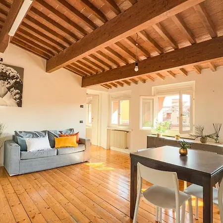 Apartman At Piazza Erbe Rooftop Flat Free Parking