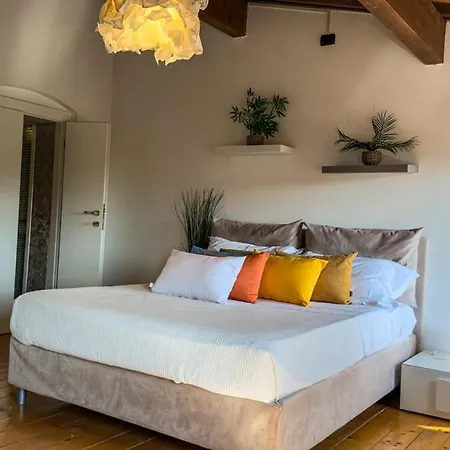 At Piazza Erbe Rooftop Flat Free Parking