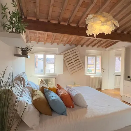 At Piazza Erbe Rooftop Flat Free Parking * ローマ