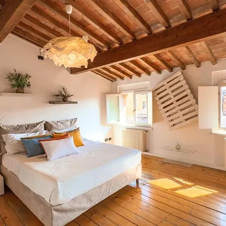 At Piazza Erbe Rooftop Flat Free Parking