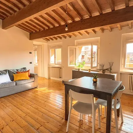 At Piazza Erbe Rooftop Flat Free Parking * ローマ