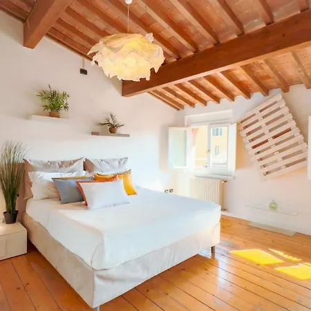 At Piazza Erbe Rooftop Flat Free Parking *