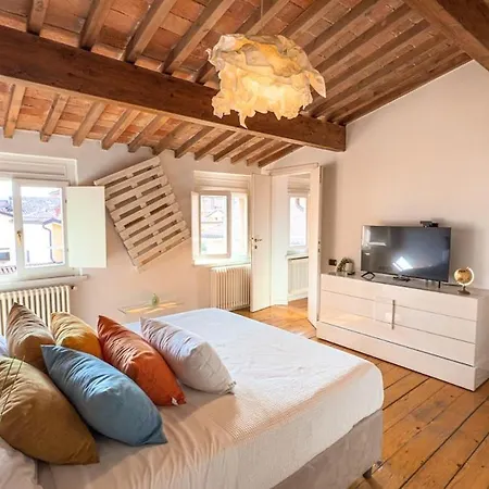 Апартаменты At Piazza Erbe Sky View Flat Free Parking *