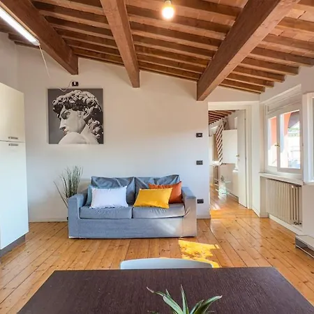 At Piazza Erbe Sky View Flat Free Parking Апартаменты Рим
