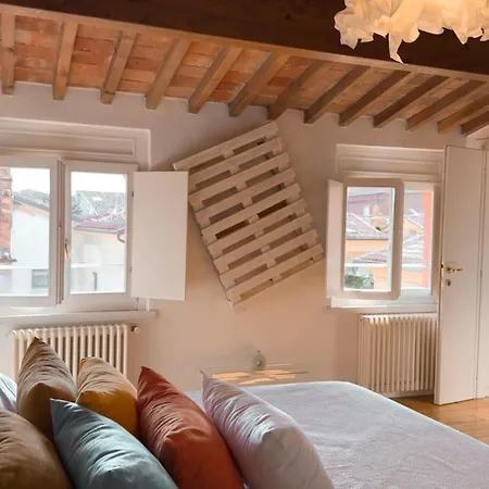 Апартаменты At Piazza Erbe Sky View Flat Free Parking *