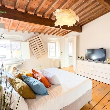 At Piazza Erbe Sky View Flat Free Parking Апартаменты Рим